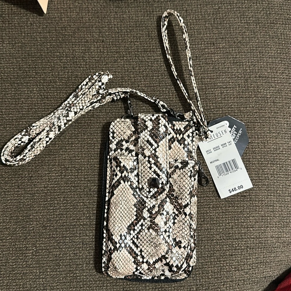 Van Heusen Wristlet